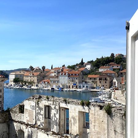 Riva Apartments Villa Thalia - Milna, Brac Milna  Exterior photo