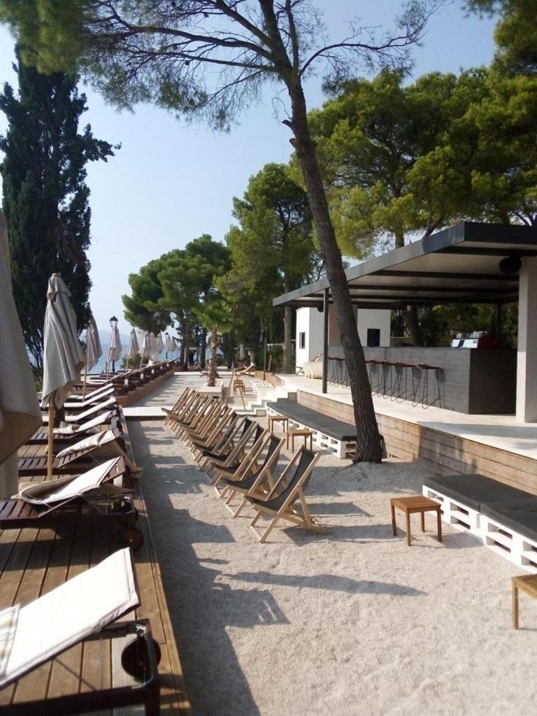 Riva Apartments Villa Thalia - Milna, Brac Milna  Exterior photo