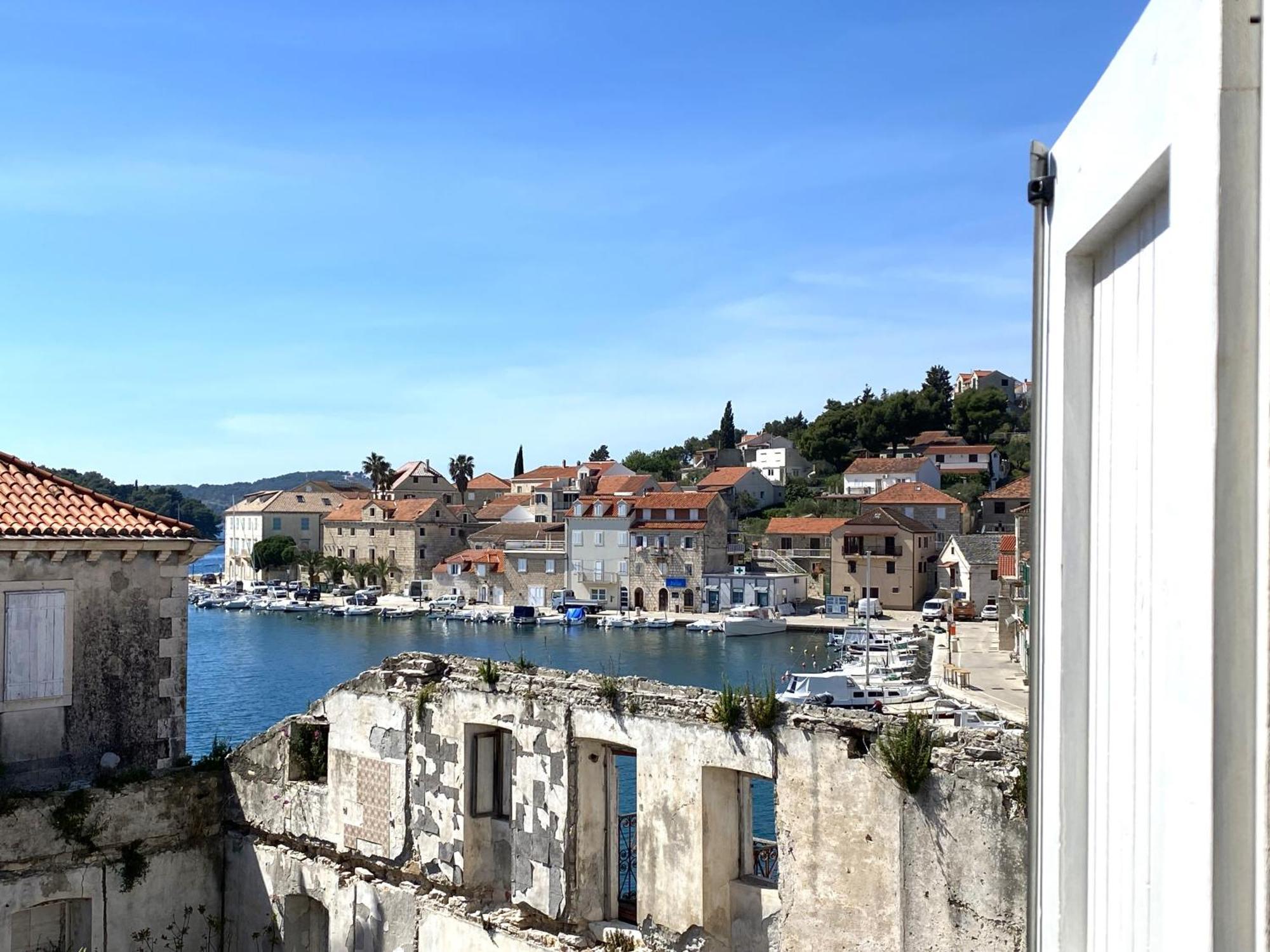 Riva Apartments Villa Thalia - Milna, Brac Milna  Exterior photo